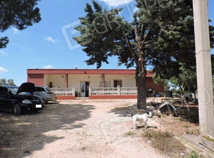 casa indipendente in vendita a Gioia del Colle