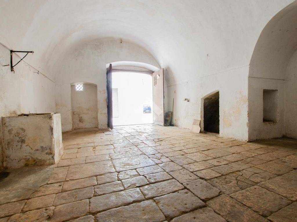 locale commerciale in vendita a Gioia del Colle