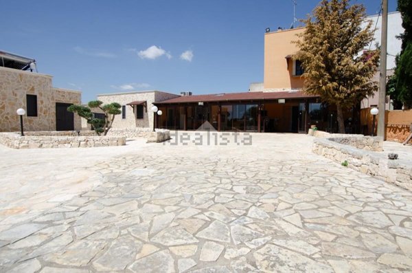 casa indipendente in vendita a Gioia del Colle in zona Montursi