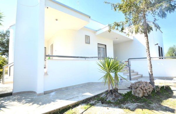 casa indipendente in vendita a Gioia del Colle in zona Terzi