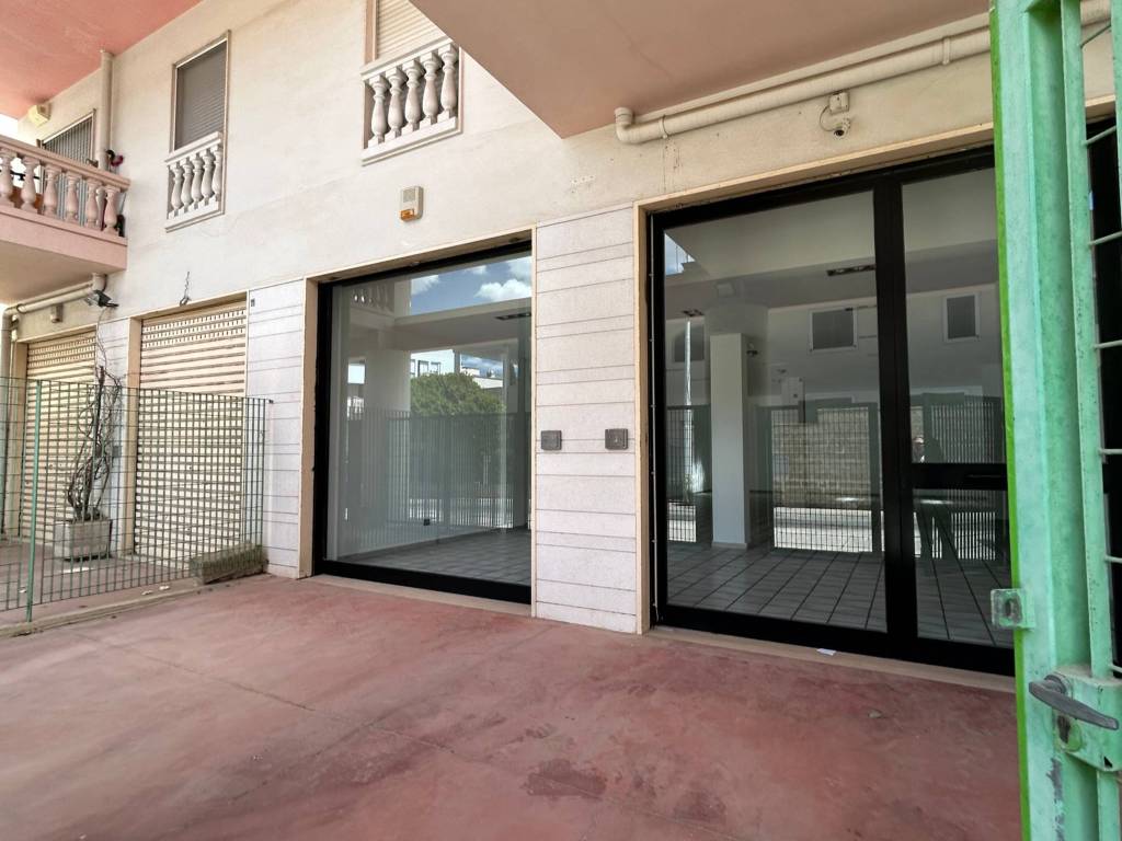 negozio in vendita a Gioia del Colle in zona Monte Sannace