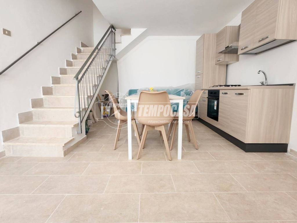 casa indipendente in vendita a Gioia del Colle in zona Monte Sannace