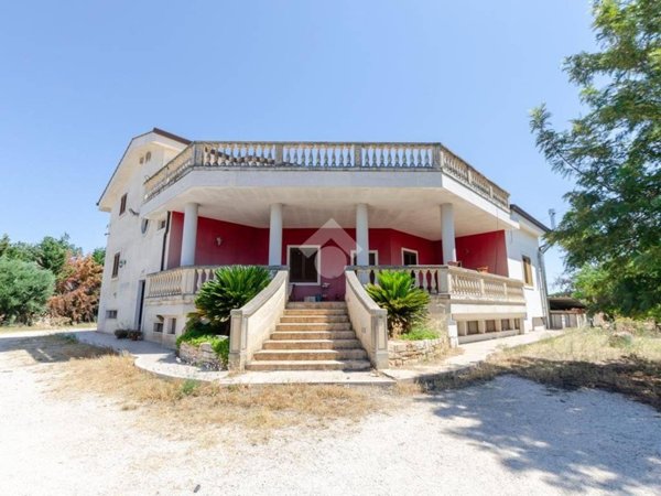 casa indipendente in vendita a Gioia del Colle
