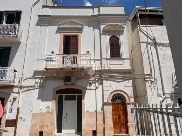 casa indipendente in vendita a Gioia del Colle