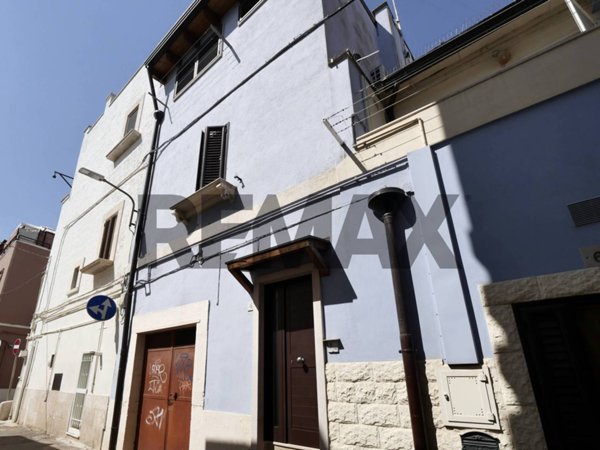 casa indipendente in vendita a Gioia del Colle in zona Monte Sannace