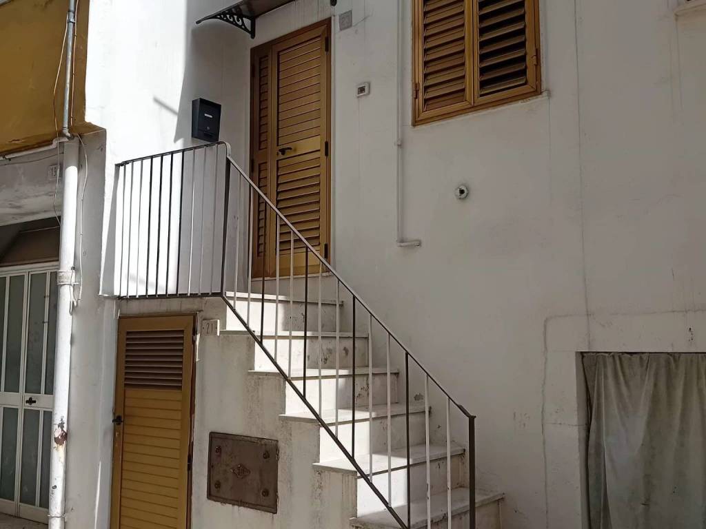 casa indipendente in vendita a Gioia del Colle in zona Monte Sannace