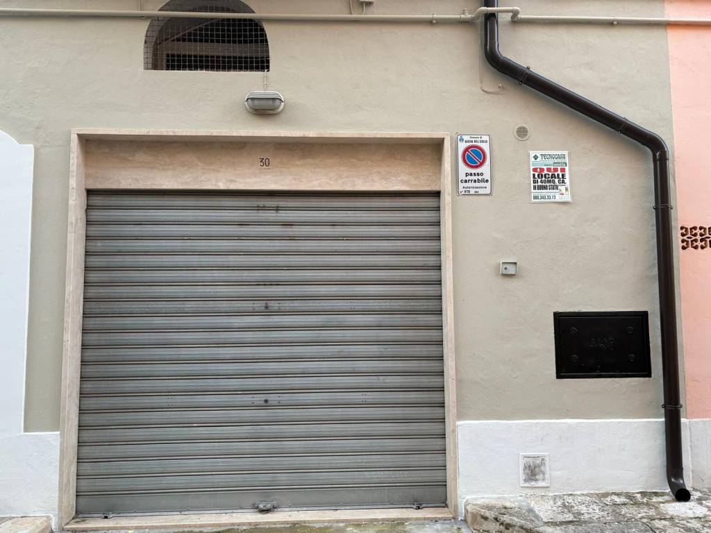 box auto in vendita a Gioia del Colle