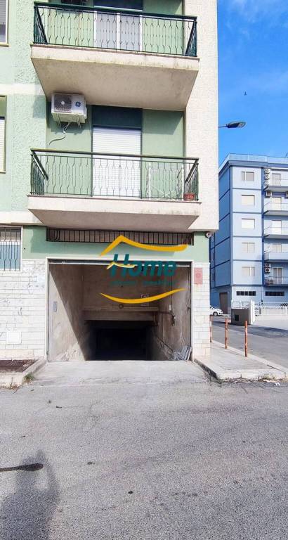box auto in vendita a Gioia del Colle