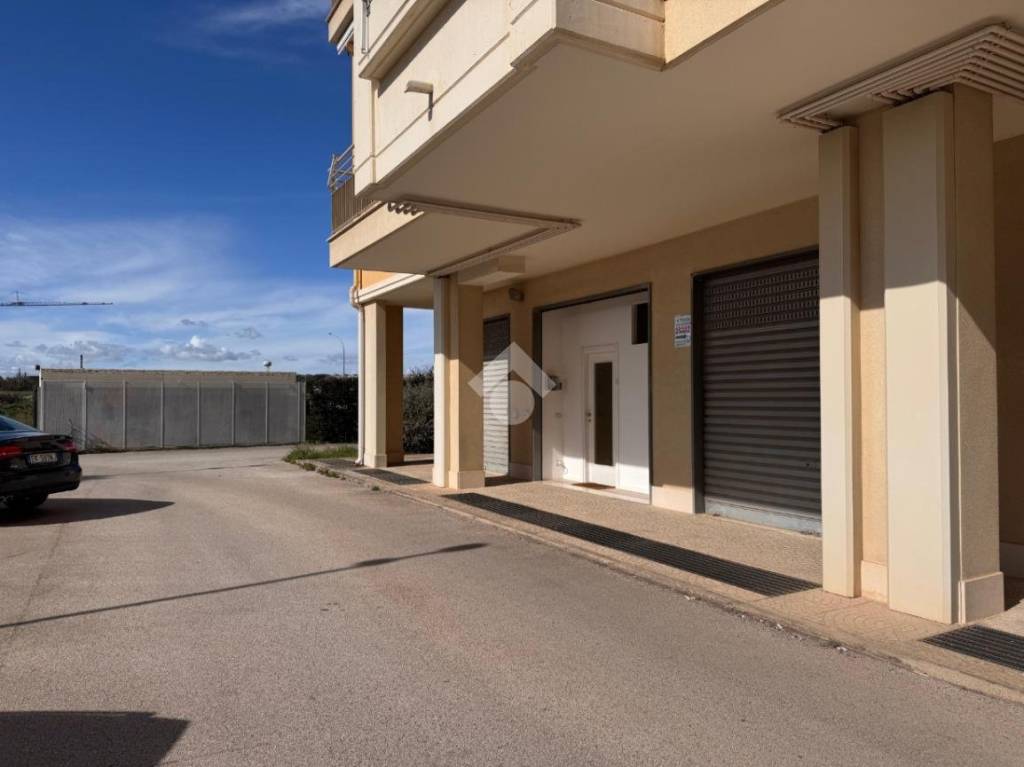 box auto in vendita a Gioia del Colle in zona Monte Sannace