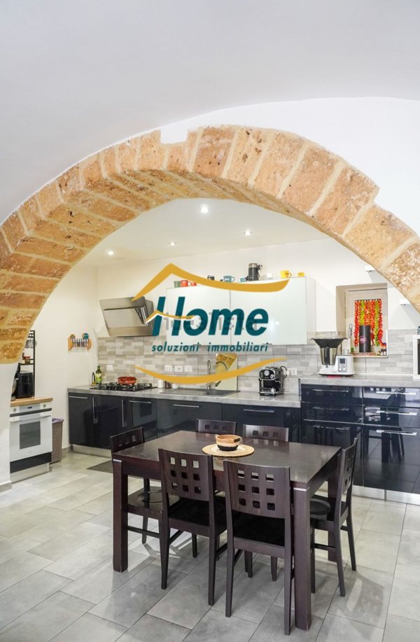 casa indipendente in vendita a Gioia del Colle