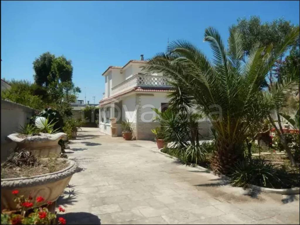 casa indipendente in vendita a Giovinazzo in zona Le Macchie