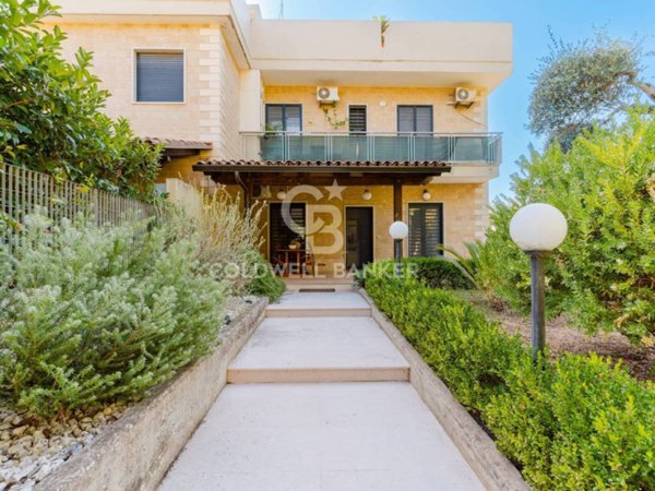 casa indipendente in vendita a Giovinazzo