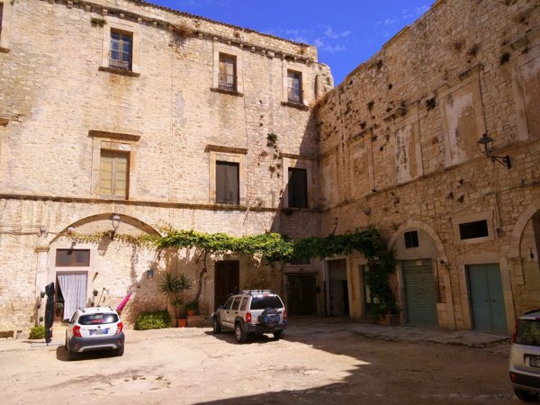 esavano in vendita a Giovinazzo