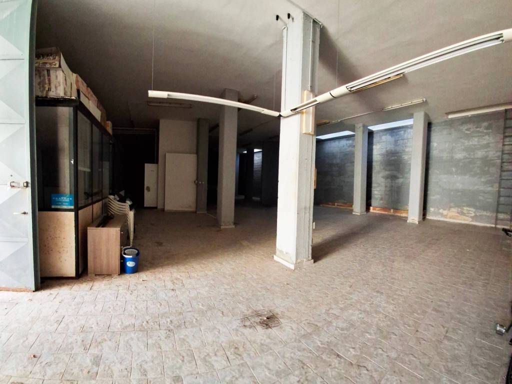 negozio in vendita a Giovinazzo