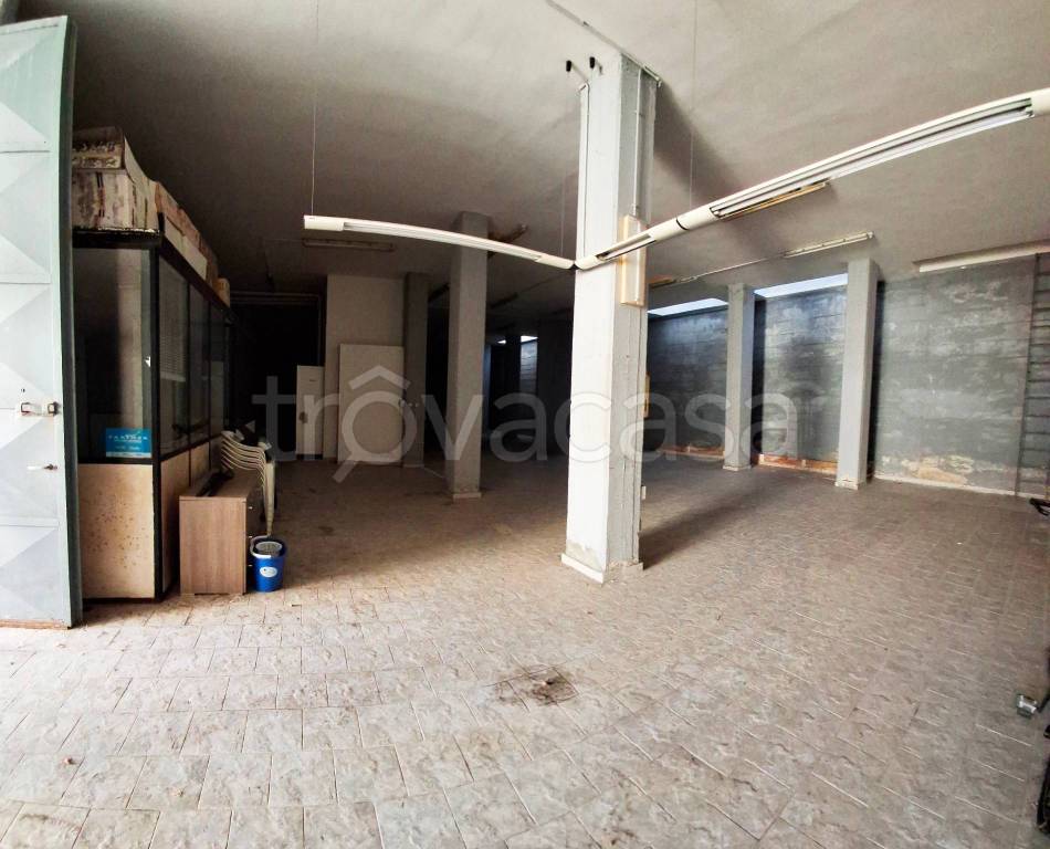 negozio in vendita a Giovinazzo