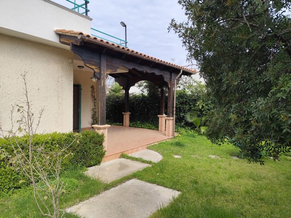 casa indipendente in vendita a Giovinazzo