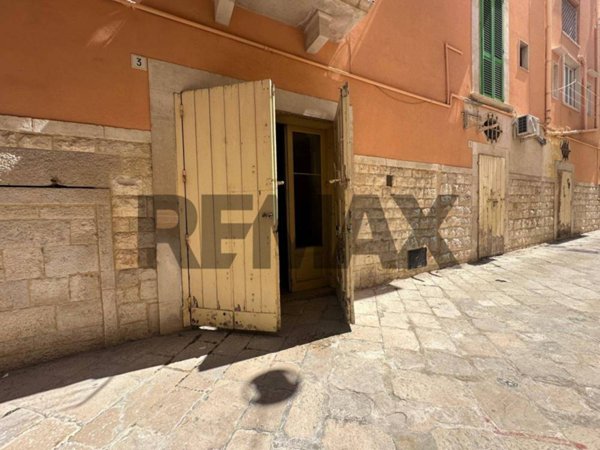 locale commerciale in vendita a Giovinazzo