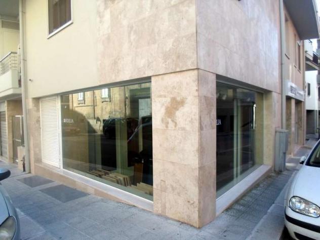 negozio in vendita a Gravina in Puglia