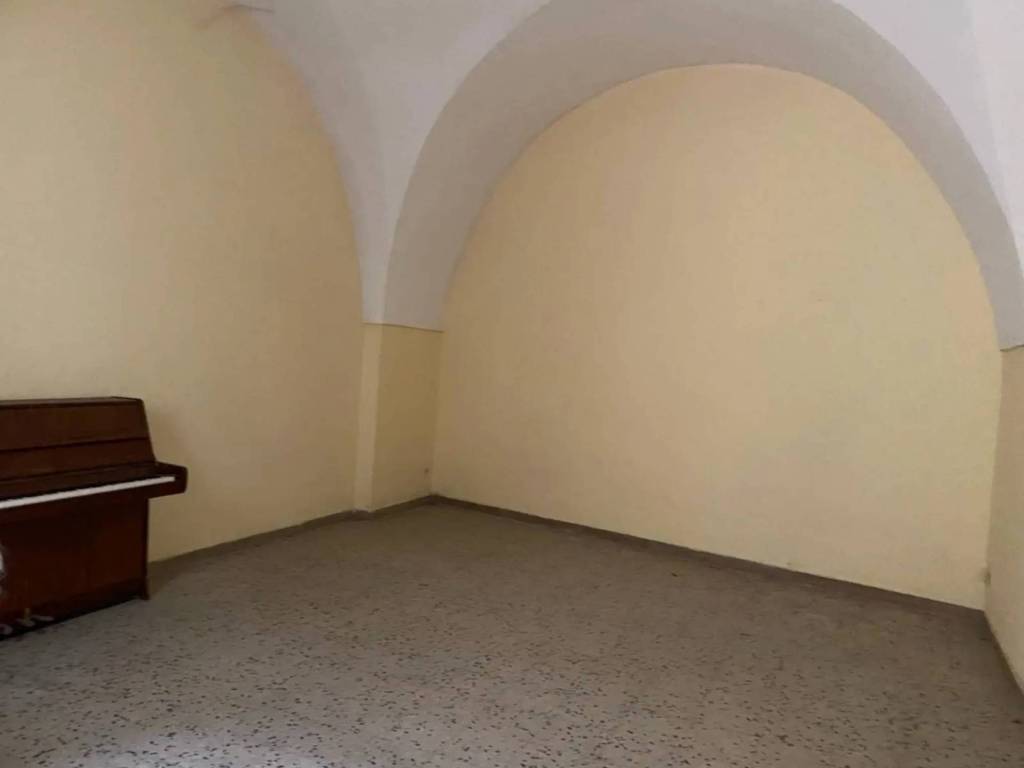 negozio in vendita a Gravina in Puglia
