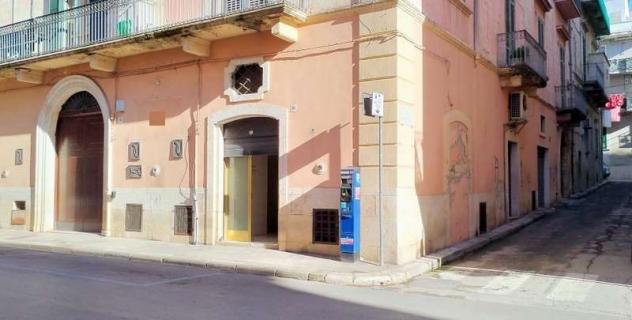 locale commerciale in vendita a Gravina in Puglia