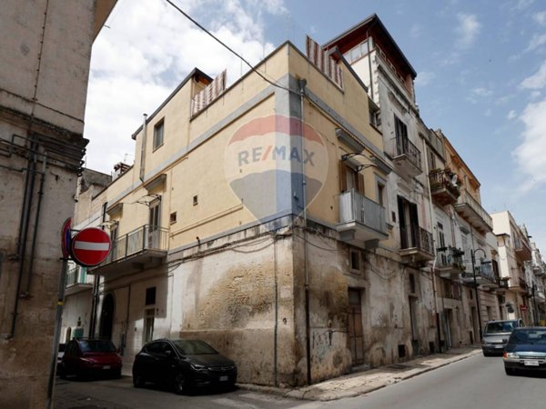 casa indipendente in vendita a Gravina in Puglia