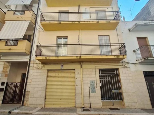 intera palazzina in vendita a Gravina in Puglia