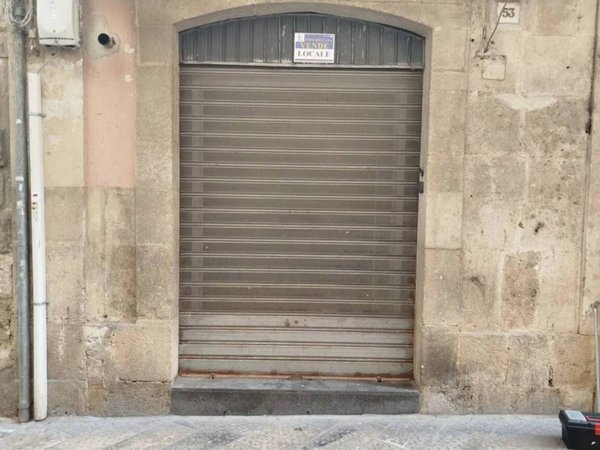 negozio in vendita a Gravina in Puglia