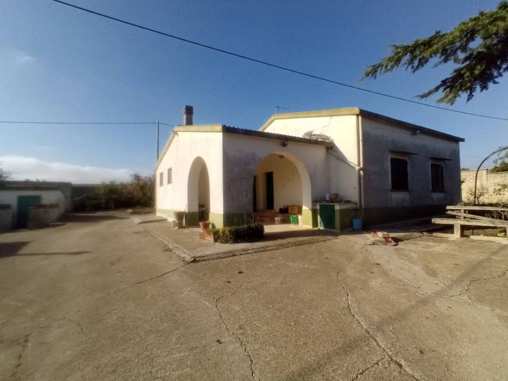 casa indipendente in vendita a Gravina in Puglia in zona Dolcecanto