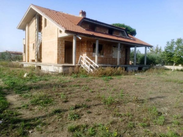 casa indipendente in vendita a Gravina in Puglia