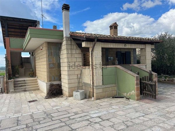 casa indipendente in vendita a Gravina in Puglia