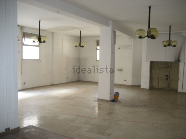 locale commerciale in vendita a Gravina in Puglia