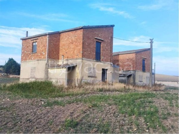 casa indipendente in vendita a Gravina in Puglia in zona Pantanella