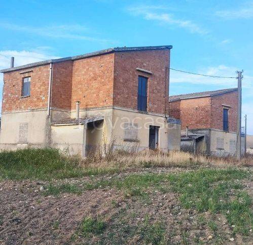 casa indipendente in vendita a Gravina in Puglia in zona Pantanella