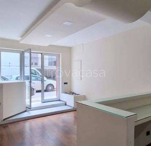 negozio in vendita a Gravina in Puglia