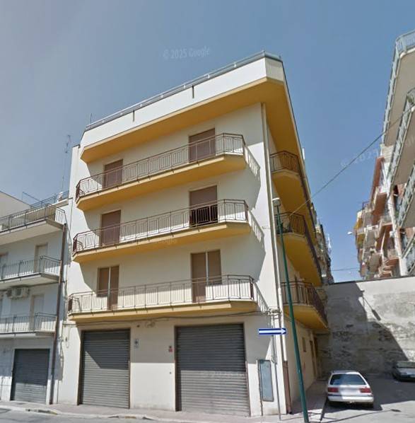 intera palazzina in vendita a Gravina in Puglia in zona Centro Città