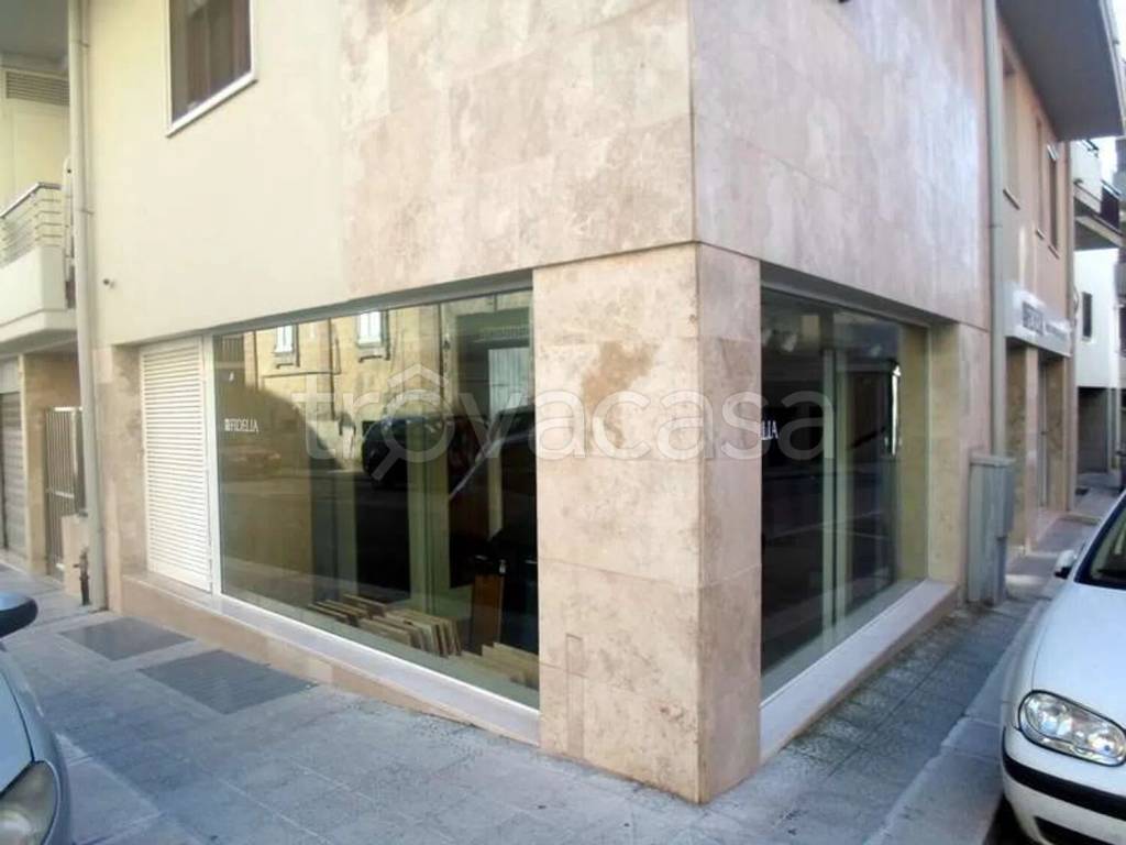 negozio in vendita a Gravina in Puglia