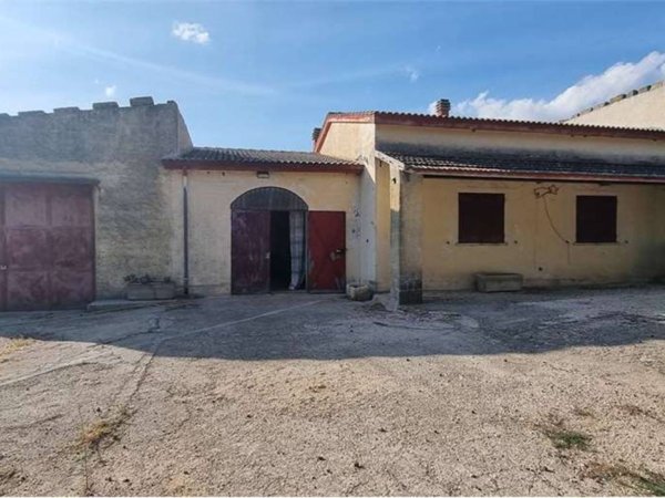 casa indipendente in vendita a Gravina in Puglia