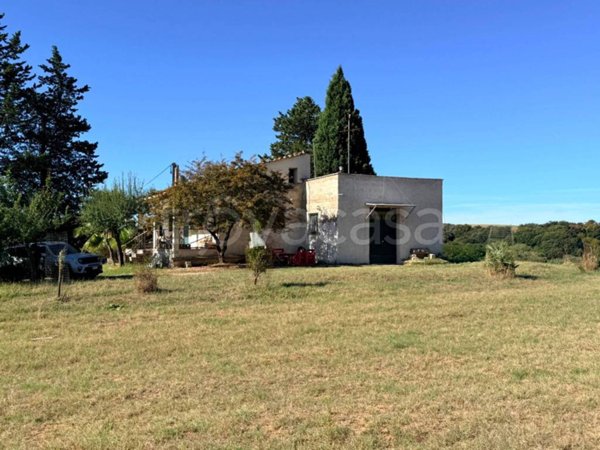 casa indipendente in vendita a Gravina in Puglia