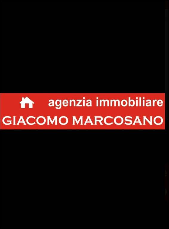 locale commerciale in vendita a Gravina in Puglia