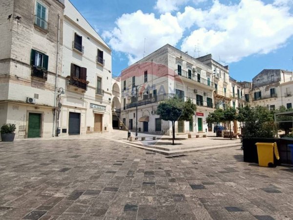 negozio in vendita a Gravina in Puglia