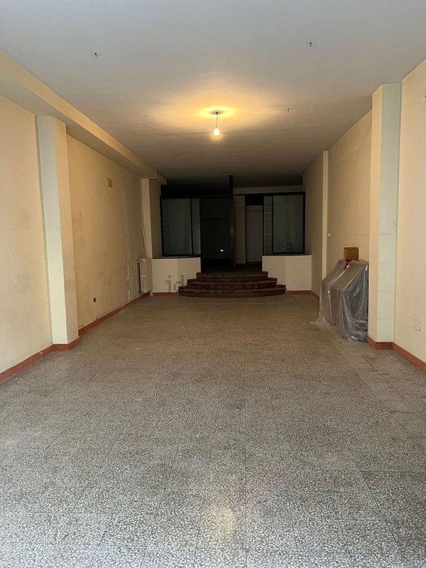 locale commerciale in vendita a Gravina in Puglia