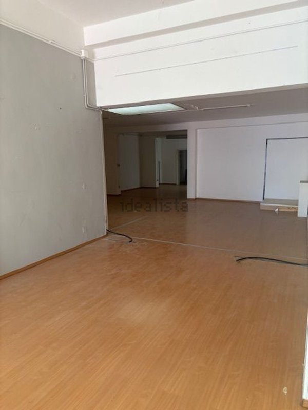 locale commerciale in vendita a Gravina in Puglia