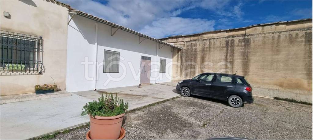 casa indipendente in vendita a Gravina in Puglia