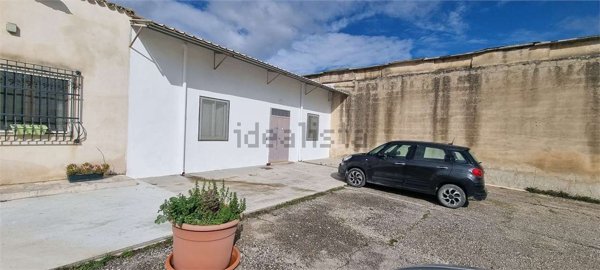 casa indipendente in vendita a Gravina in Puglia in zona Murgetta