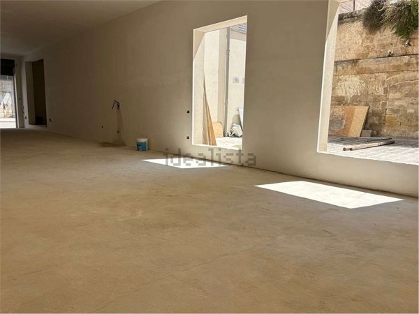 ufficio in vendita a Gravina in Puglia