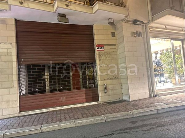 negozio in vendita a Gravina in Puglia