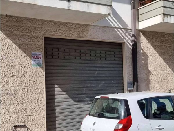 negozio in vendita a Gravina in Puglia