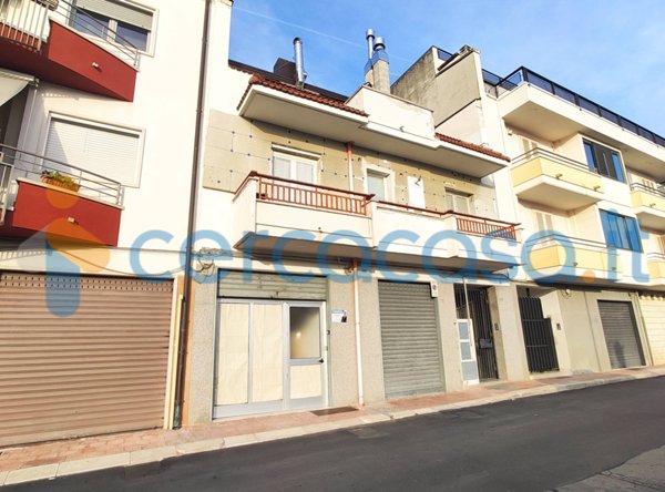 locale commerciale in vendita a Gravina in Puglia