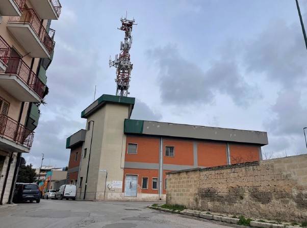 locale commerciale in vendita a Gravina in Puglia