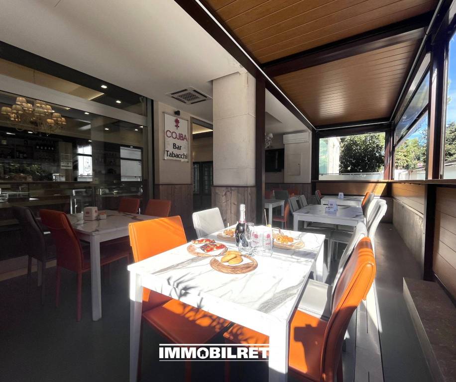 negozio in vendita a Gravina in Puglia